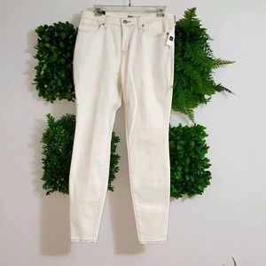 Eggshell color Skinny Jeans by GAP